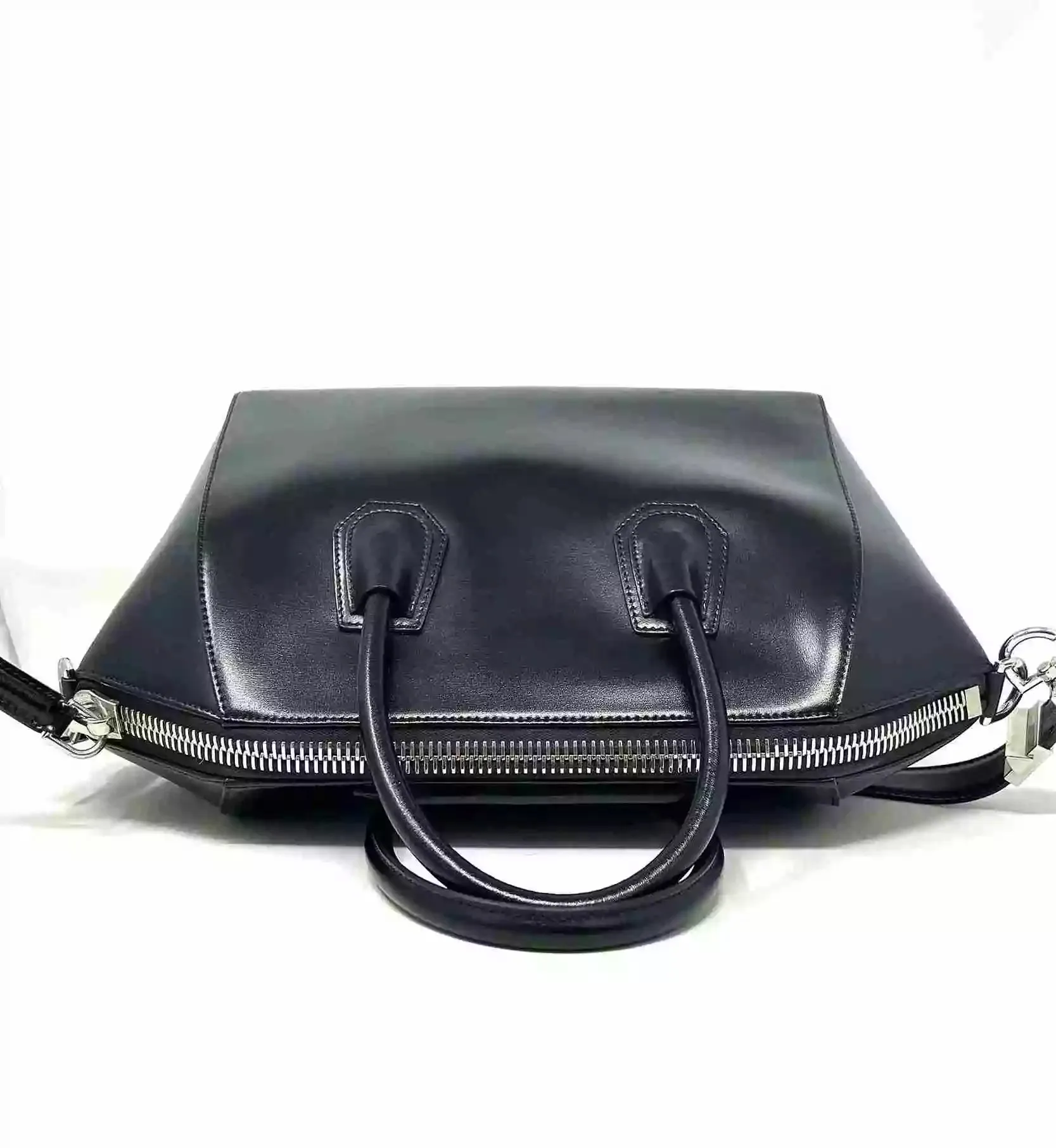 Givenchy Antigona Medium Shiny Black Leather Shoulder Bag/Handbag