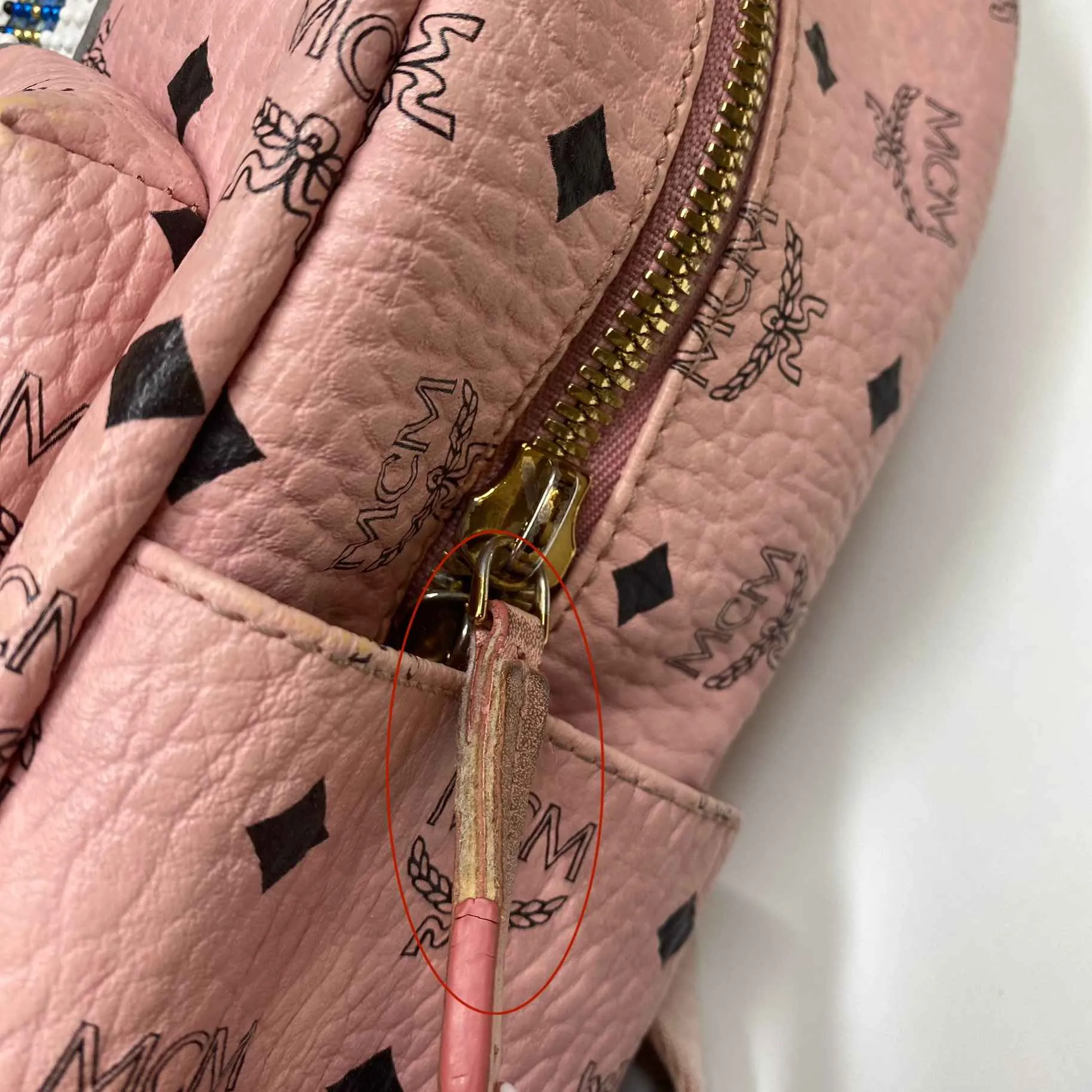 Women's Studded Stark Rabbit Backpack Pink